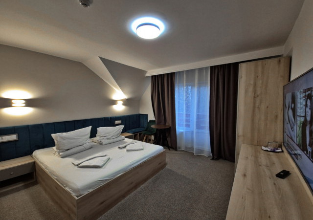foto camera dubla pensiunea teleptean
